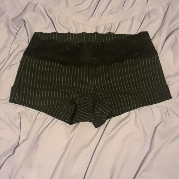 Valia shorts - Picture 1 of 1